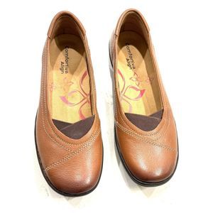 Comfortiva Align Leather Upper Comfort Shoes Slip On ballet flats size 6.5 M